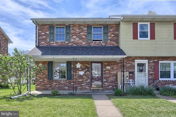 11 TRINE AVE, Mount Holly Springs, PA 17065