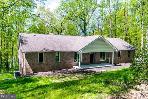 Falling Waters, WV 25419,17 CLARK LN