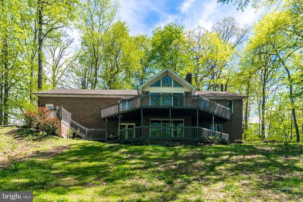 17 CLARK LN, Falling Waters, WV 25419