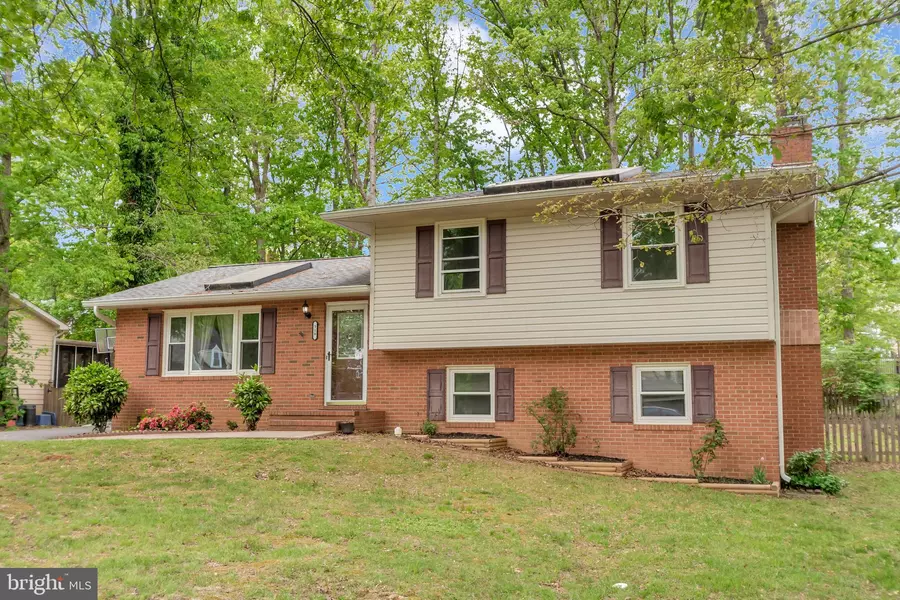 319 AZALIA DR, Fredericksburg, VA 22408