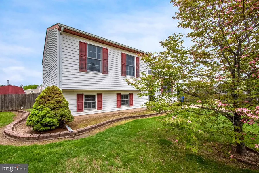 23 COUNTRY LN, Newark, DE 19702