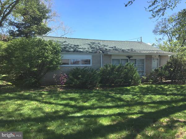 16 HILLTOP RD, Plymouth Meeting, PA 19462