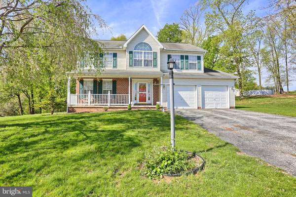 96 S KENNARD DALE AVE, Stewartstown, PA 17363