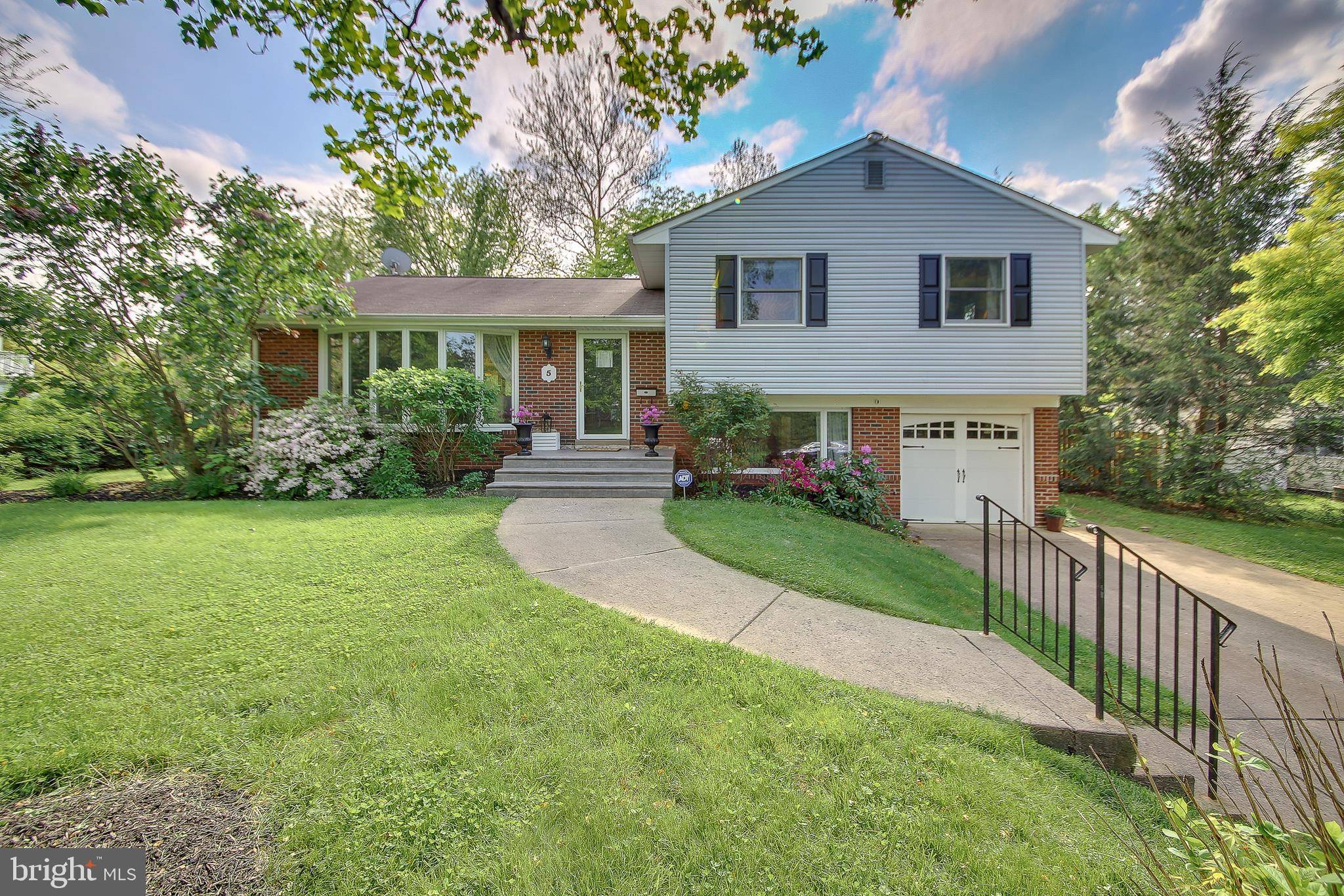 5 LOWER HILLTOP RD, Yardley, PA 19067
