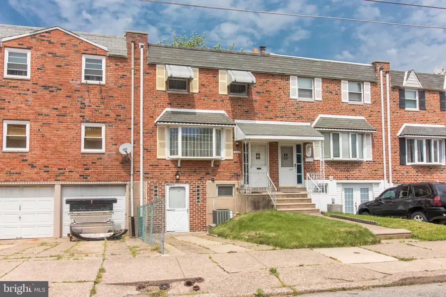 12413 SWEET BRIAR RD, Philadelphia, PA 19154