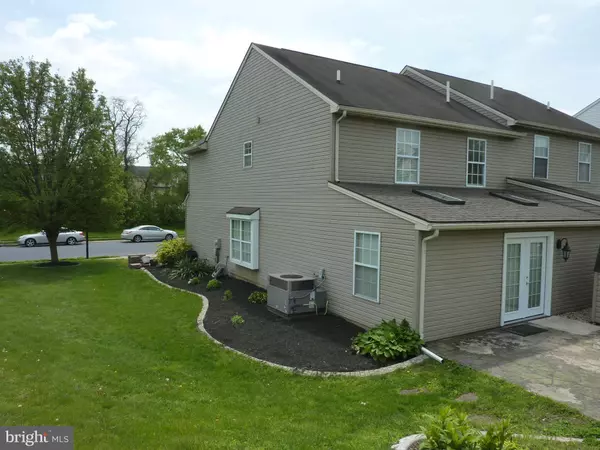 Lancaster, PA 17603,212 ELMSHIRE DR