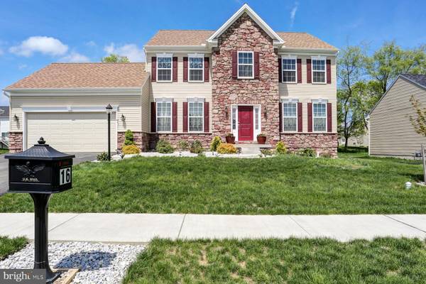 16 TORREY PINES DR, Mechanicsburg, PA 17050