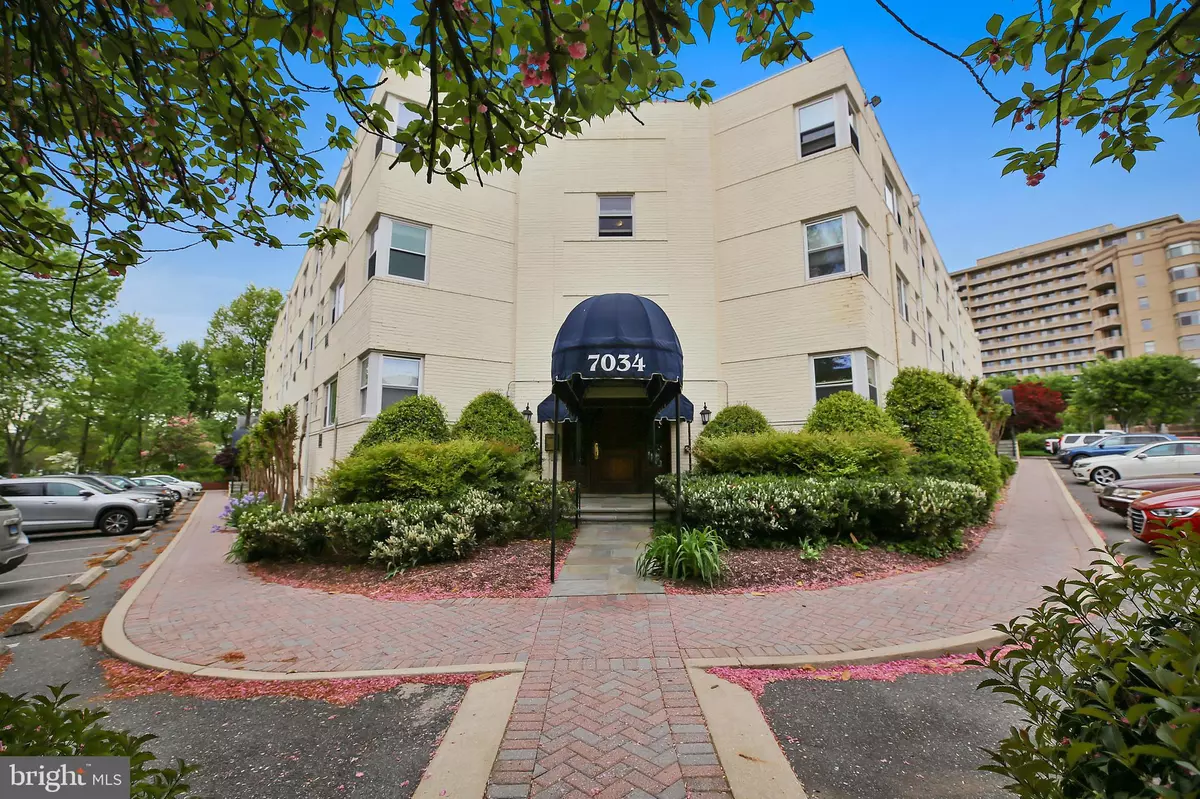 Chevy Chase, MD 20815,7034 STRATHMORE ST #305