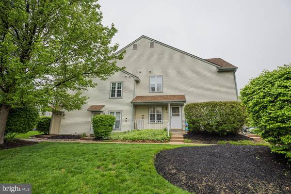 1304-B HARWOOD CT, Mount Laurel, NJ 08054