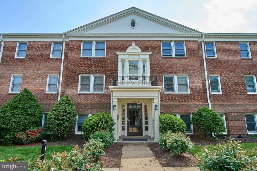 722 S WASHINGTON ST #302, Alexandria, VA 22314