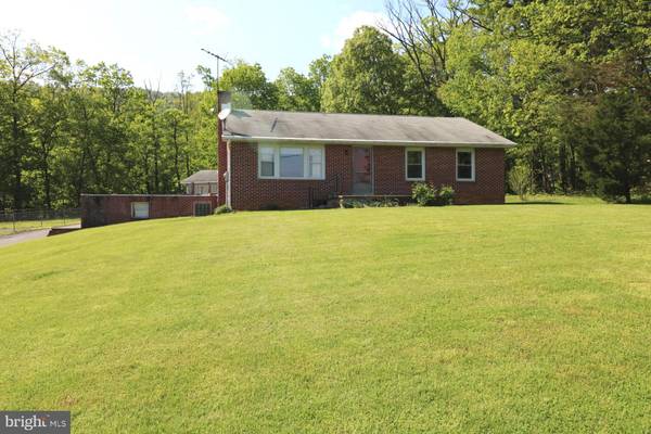 12041 MOUNTAIN RD, Orrstown, PA 17244