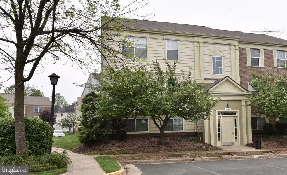 1129 HUNTMASTER TER NE #202, Leesburg, VA 20176