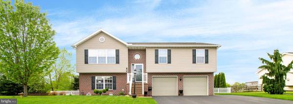 215 KOLPARK DR, Chambersburg, PA 17202