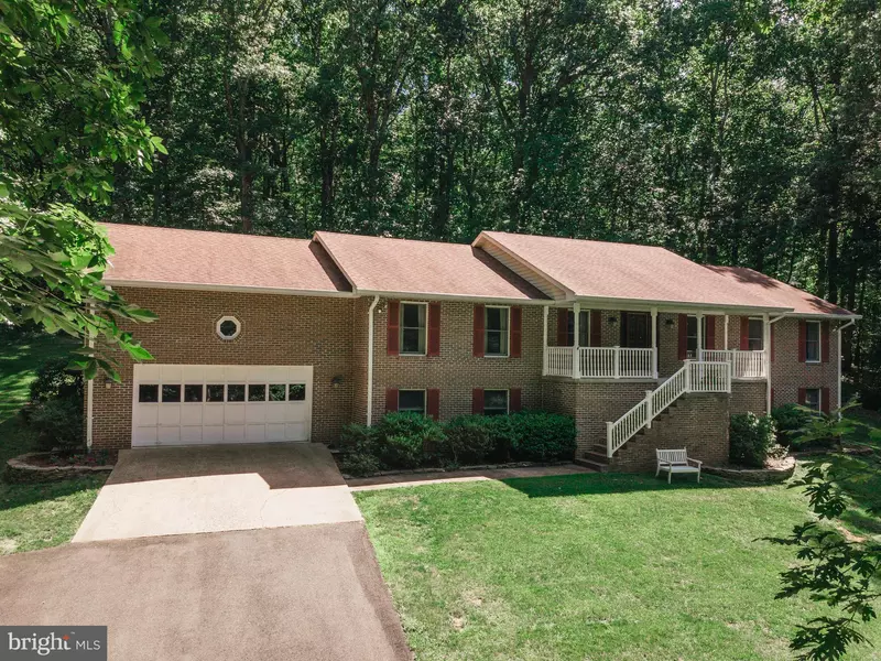 4066 ROLLING HILLS DR, Delaplane, VA 20144