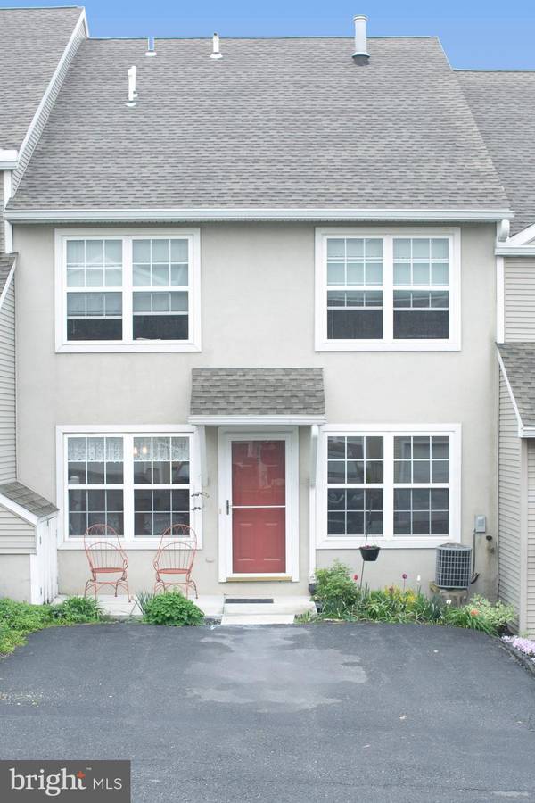 89 COURTYARD DR, Carlisle, PA 17013