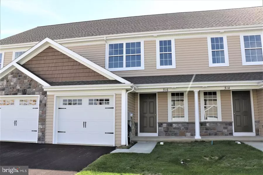 316 CEDAR HOLLOW #90, Manheim, PA 17545