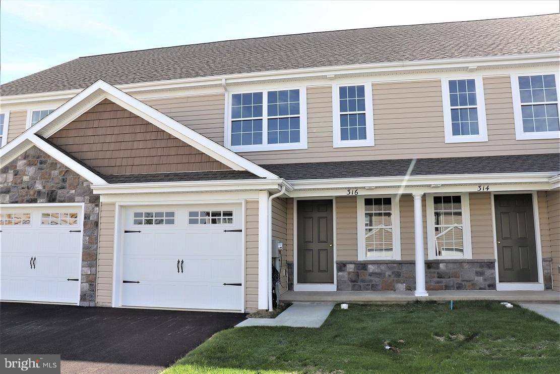 Manheim, PA 17545,316 CEDAR HOLLOW #90