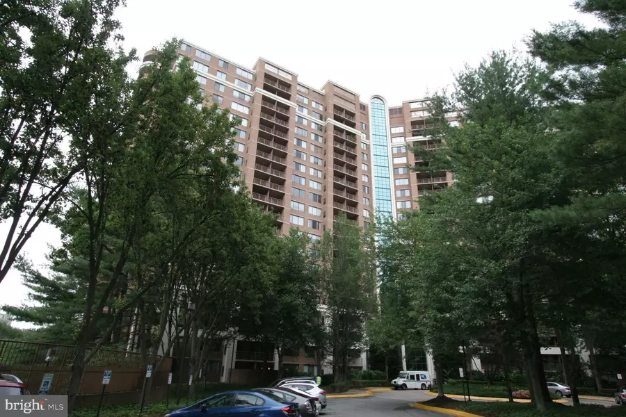 10101 GROSVENOR PL #305, Rockville, MD 20852