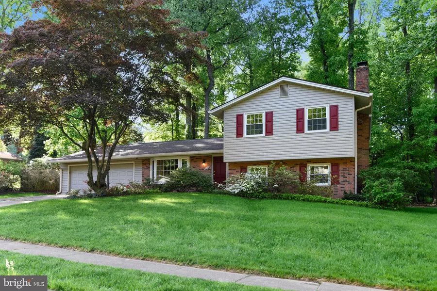 5111 HOLDEN ST, Fairfax, VA 22032