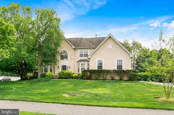 28 SHEFFIELD DR, Moorestown, NJ 08057