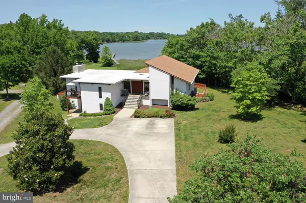 Colonial Beach, VA 22443,330 BUENA VISTA DR