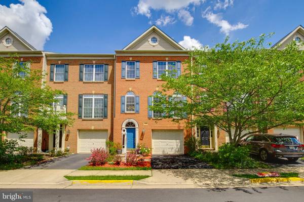 5315 CUPIDS DART DR, Centreville, VA 20120