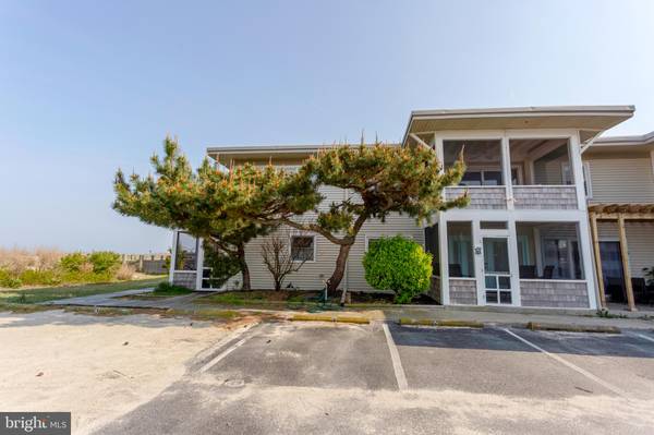 2 SAULSBURY ST #3, Dewey Beach, DE 19971