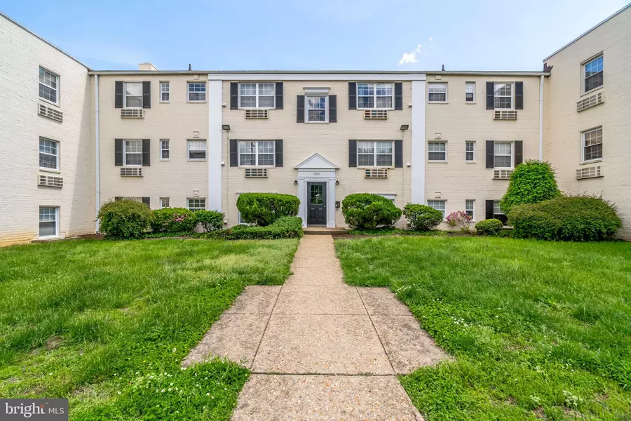 2303 FARRINGTON AVE #304, Alexandria, VA 22303