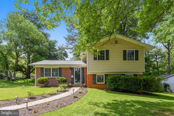 2448 SHENANDOAH ST, Vienna, VA 22180