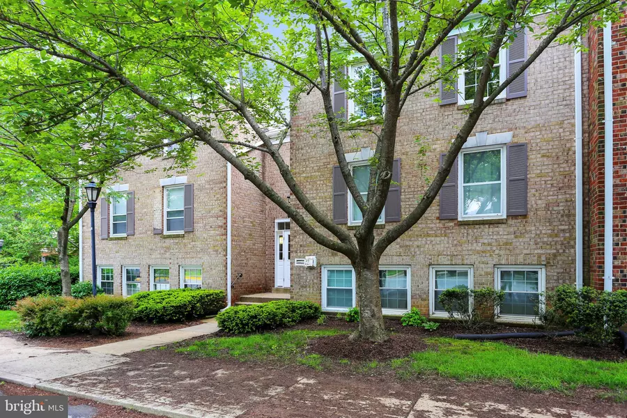 882 QUINCE ORCHARD BLVD #202, Gaithersburg, MD 20878