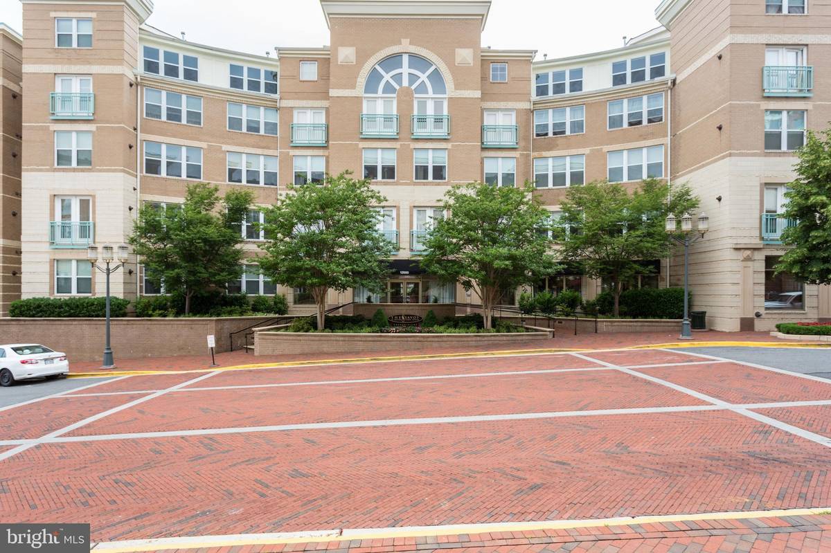 Reston, VA 20190,12000 MARKET ST #416