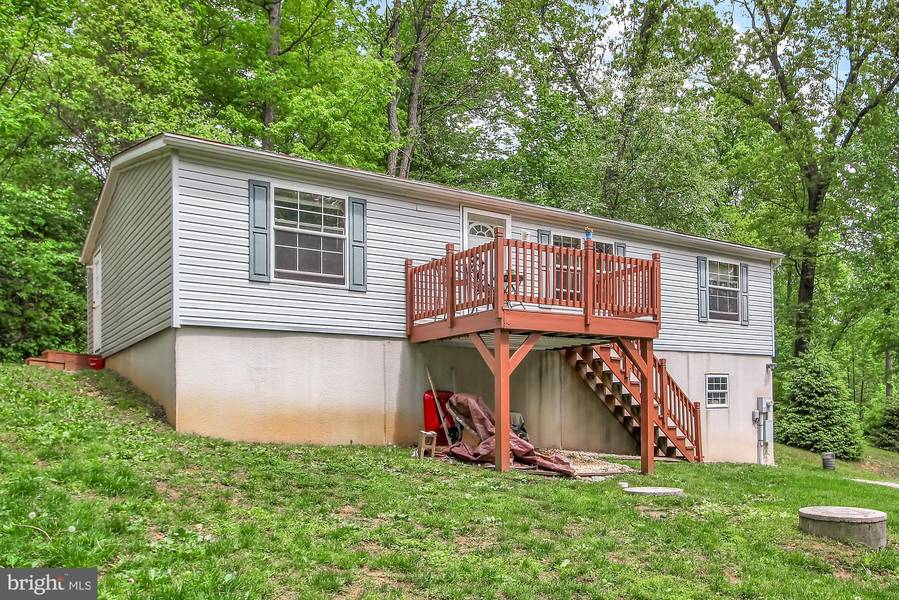 725 GARVINE MILL RD, Fawn Grove, PA 17321