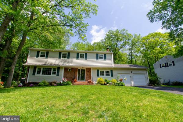 23 DEBBIE LN, East Windsor, NJ 08520