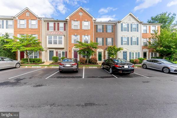 4230 WHEELED CAISSON SQ, Fairfax, VA 22033