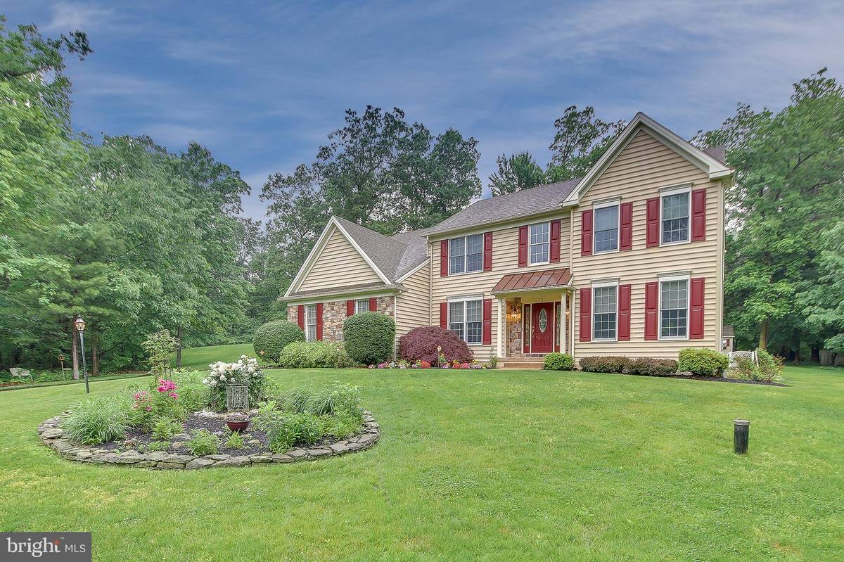 Doylestown, PA 18901,72 PEBBLE WOODS DR.