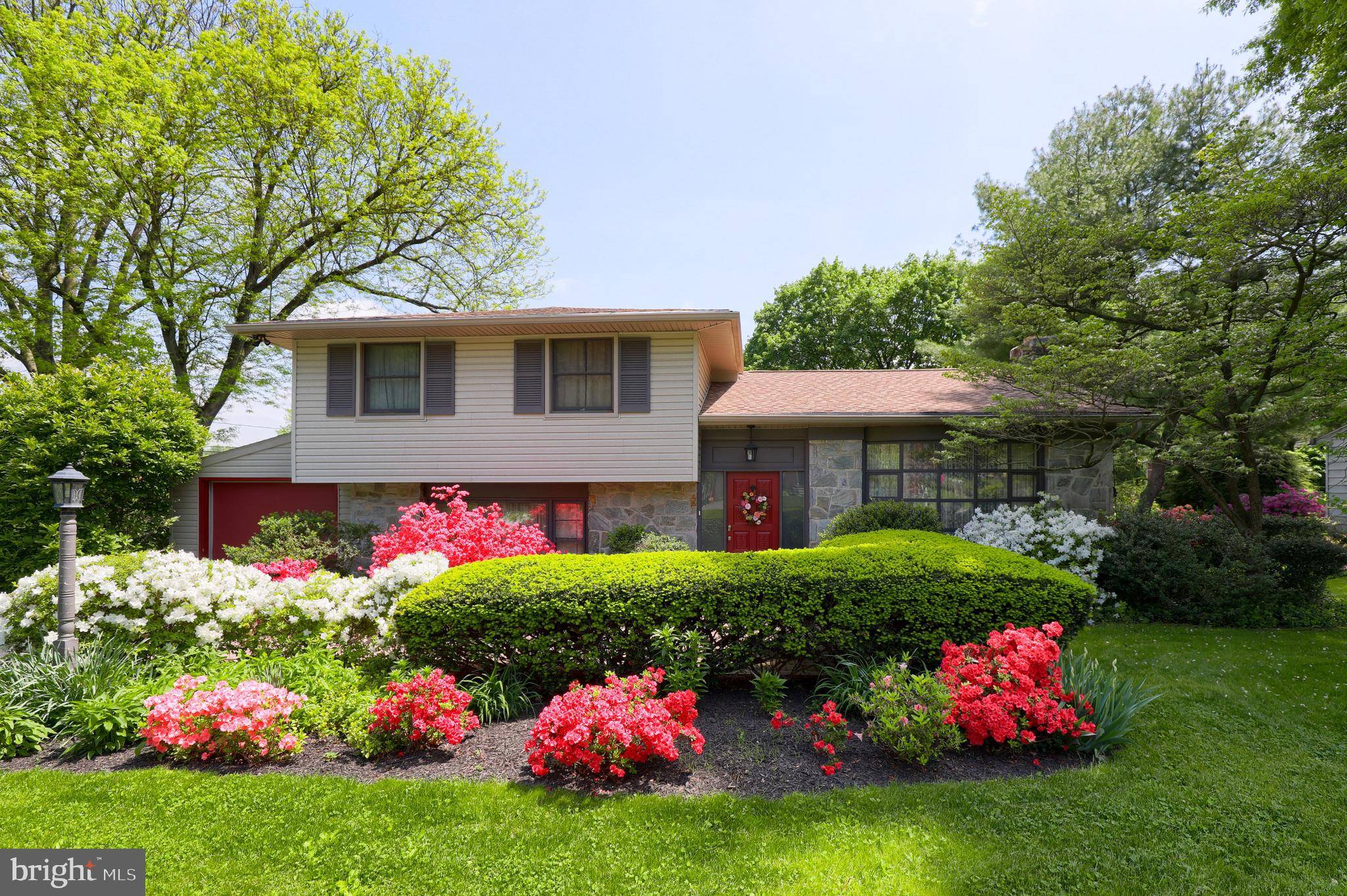 1834 ROCKFORD LN, Lancaster, PA 17601