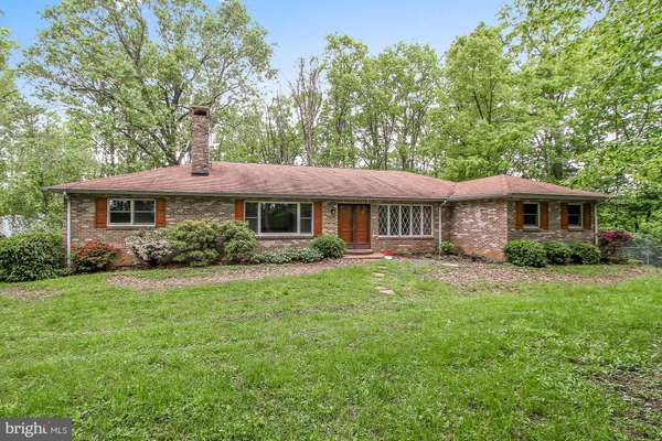 4257 HUFFMANVILLE RD, Glen Rock, PA 17327