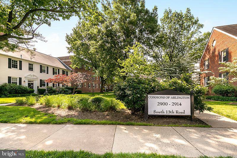 Arlington, VA 22204,2904 13TH RD S #404-2