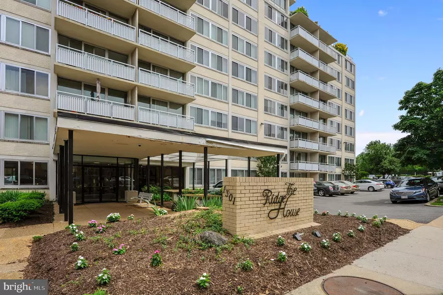 1301 S ARLINGTON RIDGE RD #108, Arlington, VA 22202