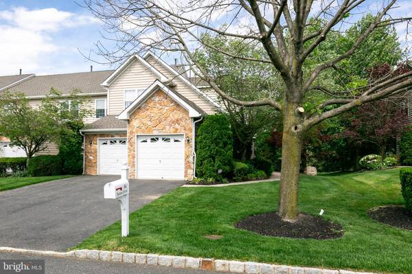 64 PALMER DR, Moorestown, NJ 08057