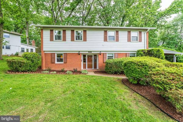 Annandale, VA 22003,3802 MOSS DR