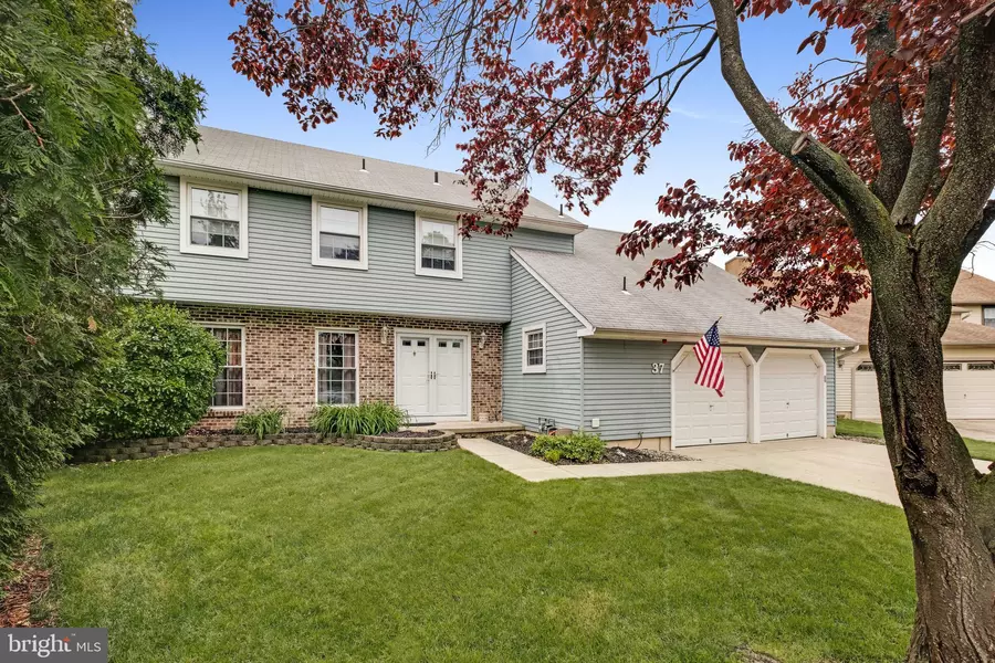 37 W PEACHTREE CT, Mount Laurel, NJ 08054