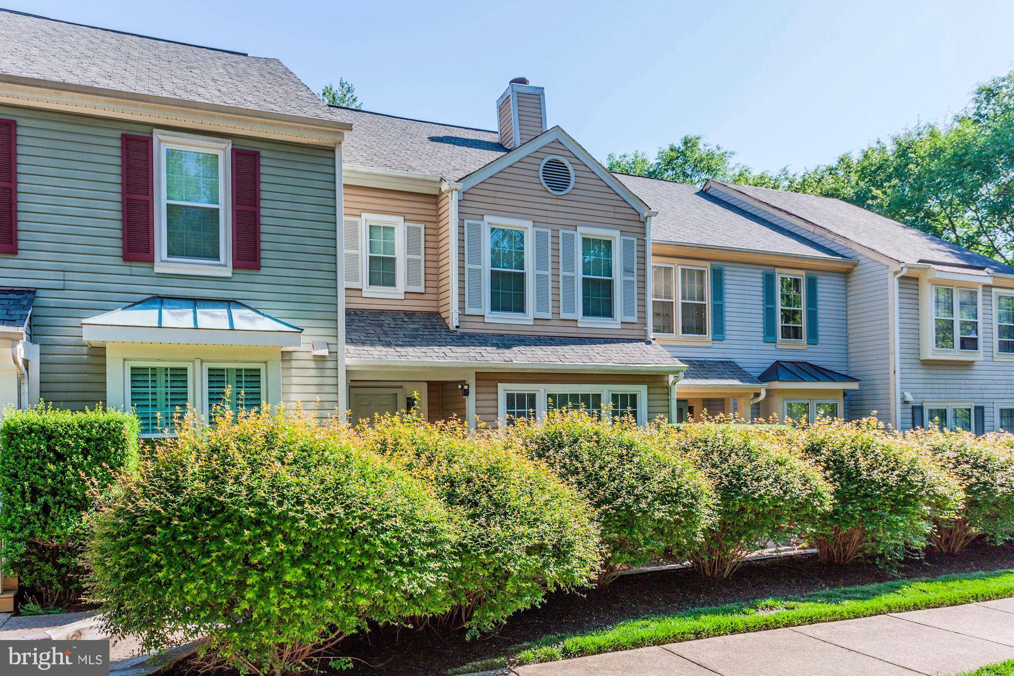 8172 CLIFFVIEW AVE, Springfield, VA 22153