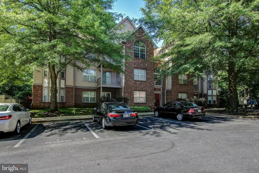 9800 LAKE POINTE CT #301, Upper Marlboro, MD 20774