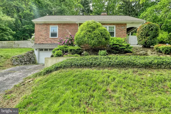 York, PA 17406,408 WOODLAND VIEW DR