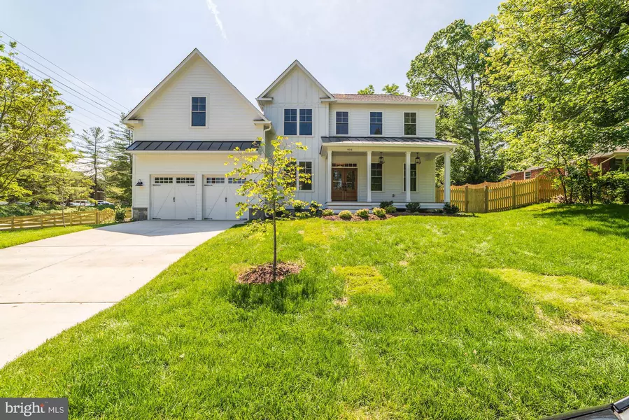 994 N SYCAMORE ST, Falls Church, VA 22046