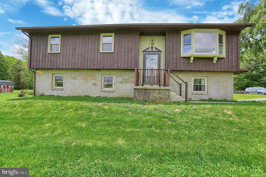 122 OLD MILL RD, Ephrata, PA 17522