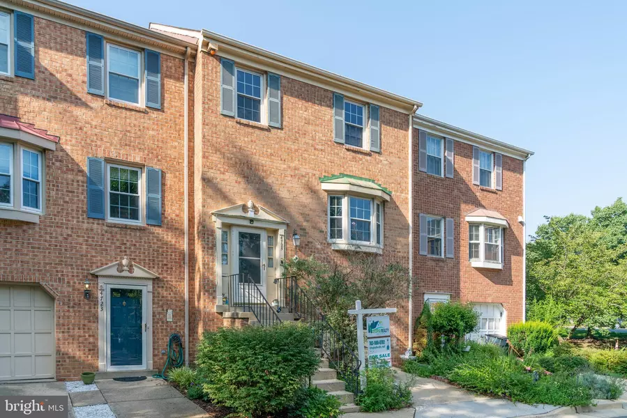 4725 IRVIN SQ, Alexandria, VA 22312