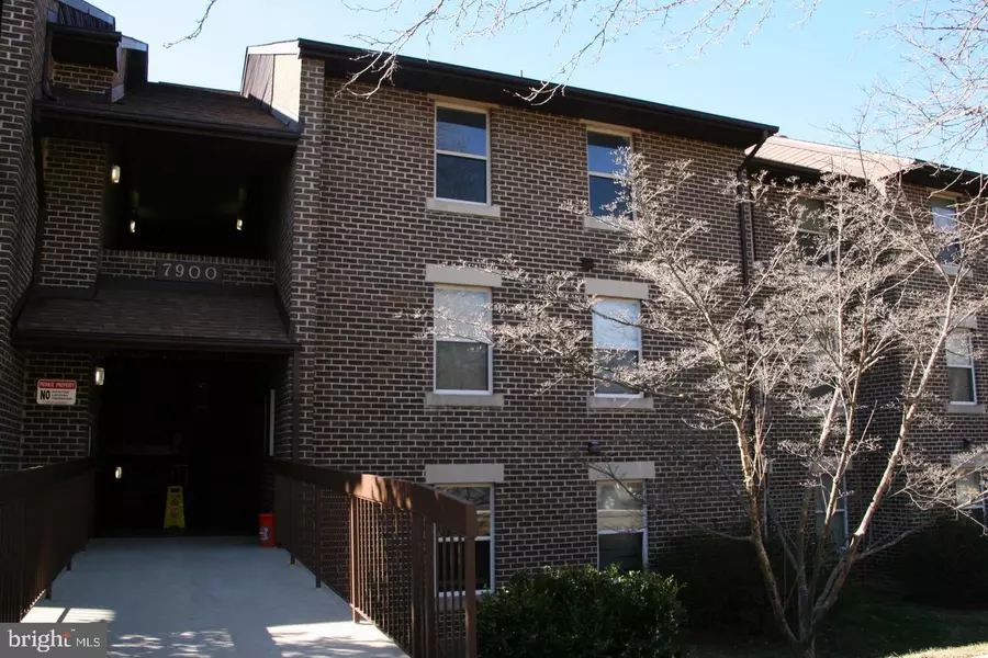 7900 PEARLBUSH DR #302, Gaithersburg, MD 20879