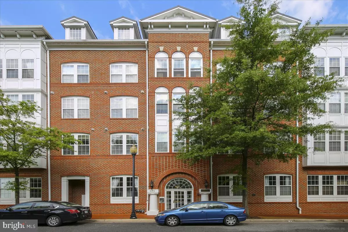 Alexandria, VA 22304,171 SOMERVELLE ST #203